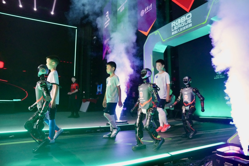 10人闯荡海外！中国男篮太猛，成亚洲唯一梯队，8人奔赴美国，赶？